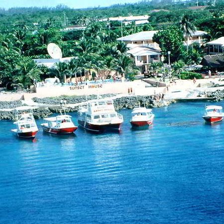 Hotel Sunset House George Town Esterno foto