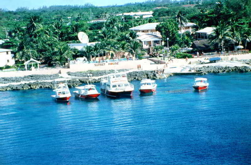 Hotel Sunset House George Town Esterno foto